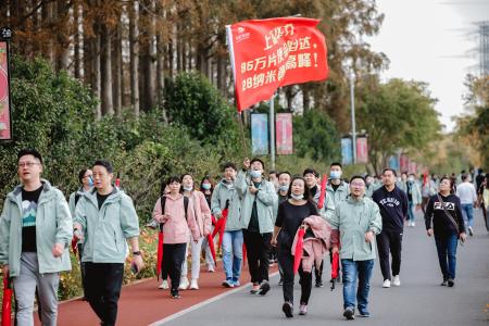 ����18(�й���)�ٷ���վ